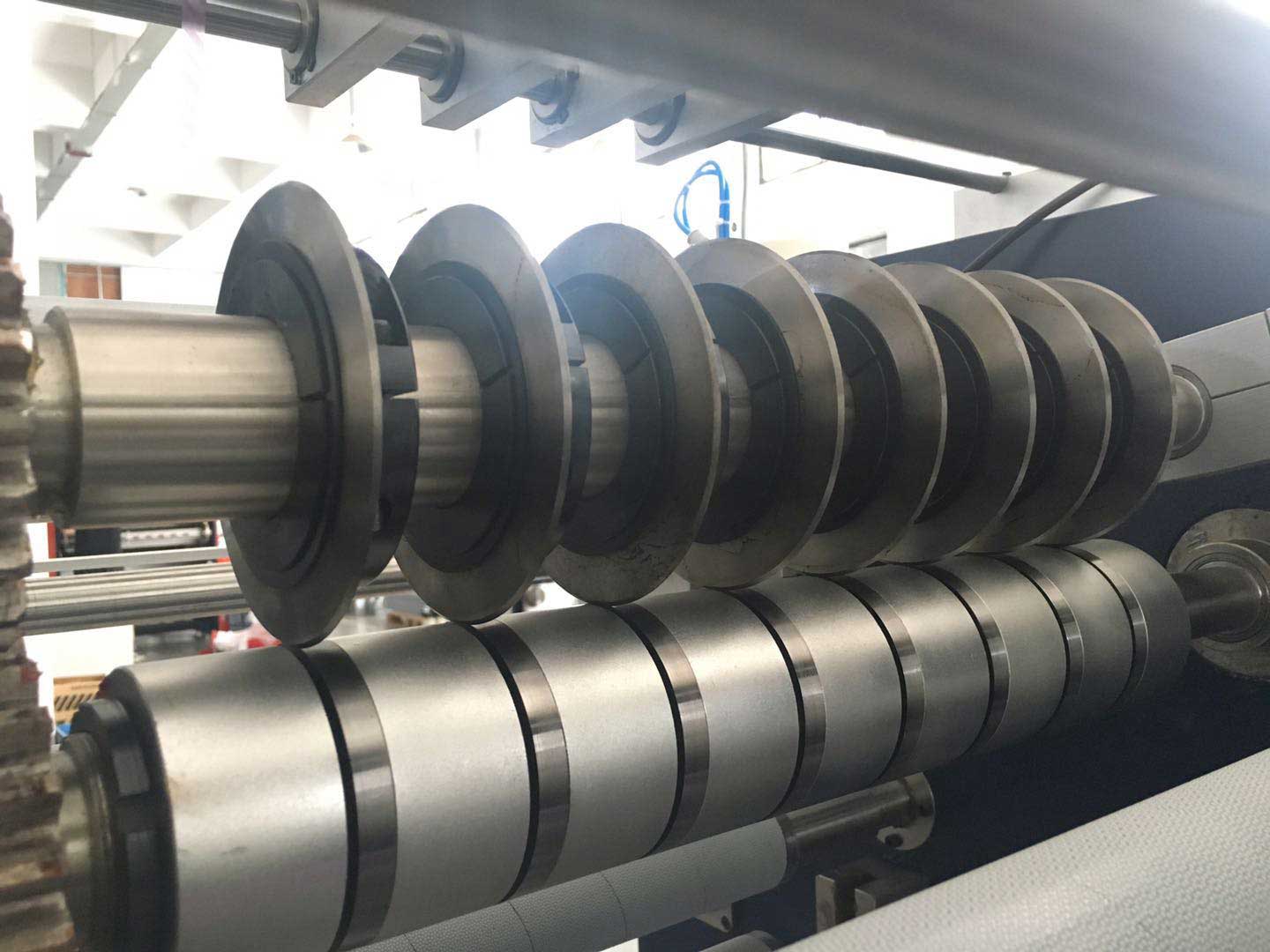 午夜免费福利中的挤压分切