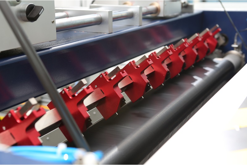 午夜免费福利作业时刀口呈现波涛分切不平整的原因